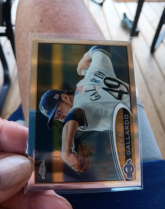 2012 Topps Chrome #142 Yovani Gallardo — front