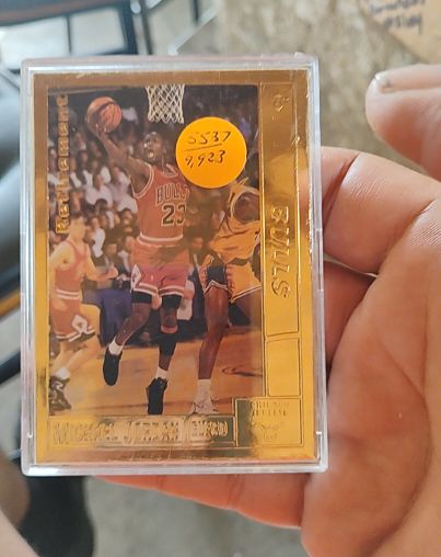 1999 Upper Deck Michael Jordan 22kt Gold #MJO6 — front