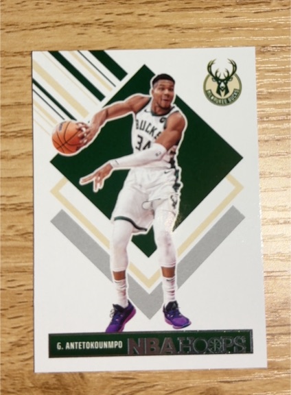 2019 Panini NBA Hoops #6 Giannis Antetokounmpo — front