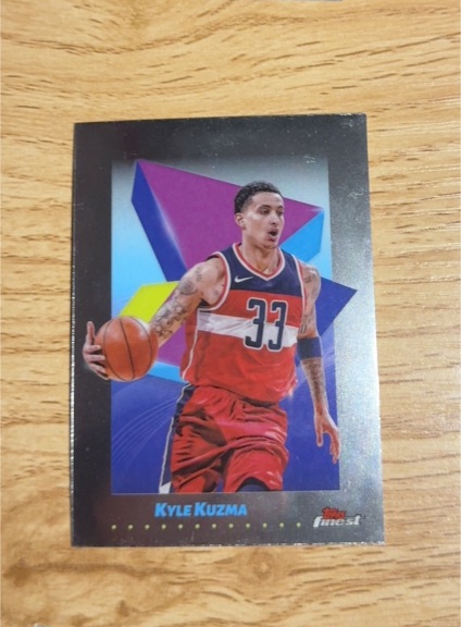 2019 Topps Finest #33 Kyle Kuzma — front