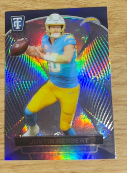 2020 Panini Chronicles #10 Justin Herbert — front