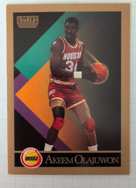 1990 SkyBox #34 Akeem Olajuwon — front