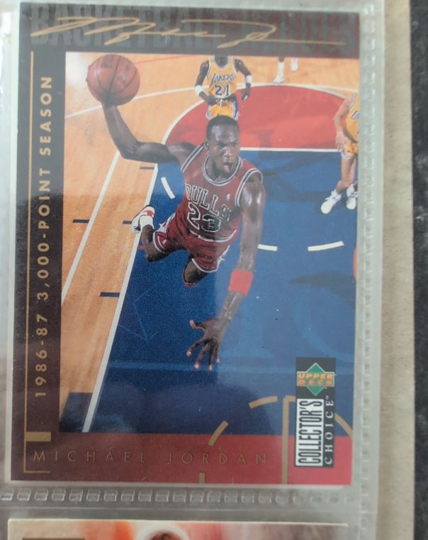 1986-87 Upper Deck Collector's Choice #87 Michael Jordan — front