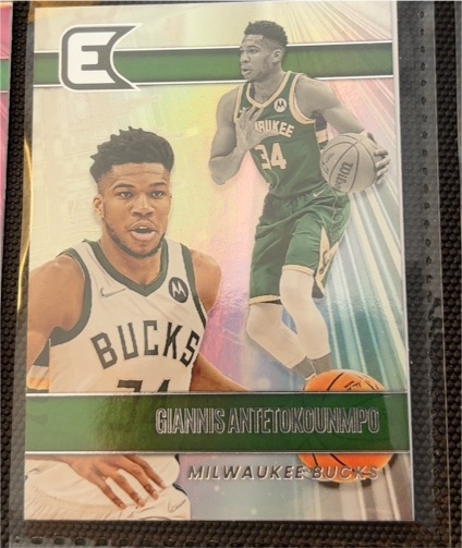 2020 Panini Chronicles #34 Giannis Antetokounmpo — front