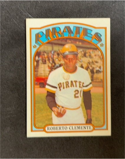 1972 Topps #300 Roberto Clemente — front