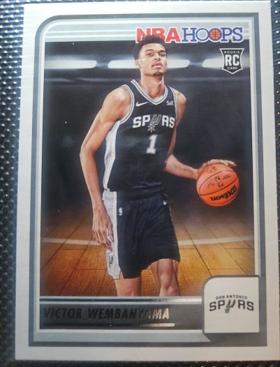 2023 NBA Hoops #RC Victor Wembanyama Rookie Card — front