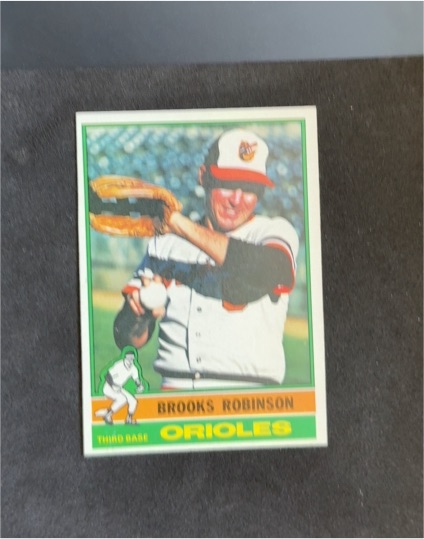 1973 Topps #300 Brooks Robinson — front