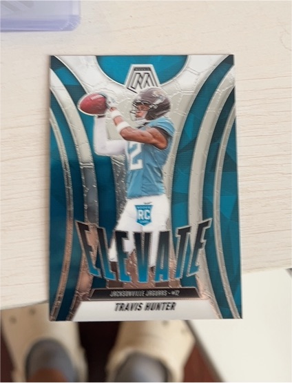 2022 Panini Mosaic Elevate #Travis Hunter — front
