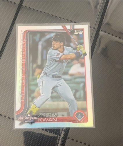 2022 Topps #1 Steven Kwan — front