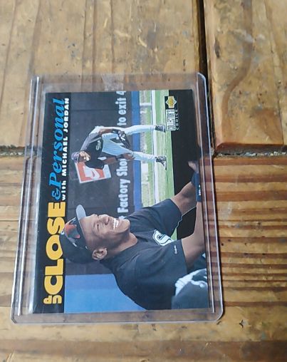 1994 Upper Deck Close & Personal #C3 Michael Jordan — front