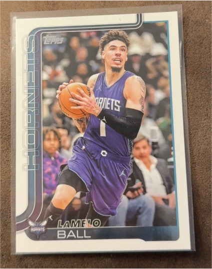 2020 Topps #1 LaMelo Ball — front