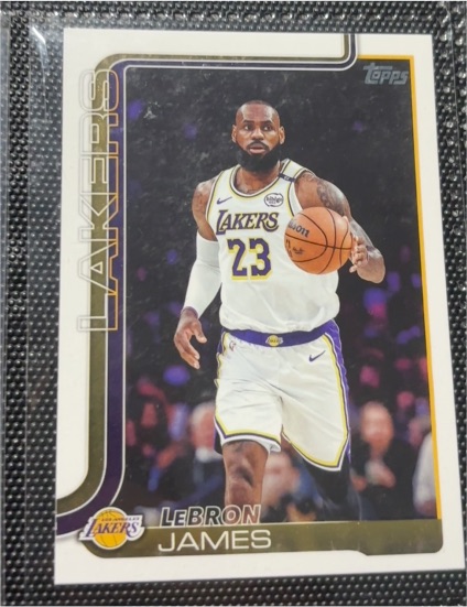 2020 Topps #23 LeBron James — front