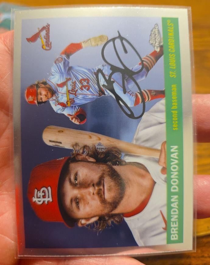 2022 Topps #33 Brendan Donovan — front