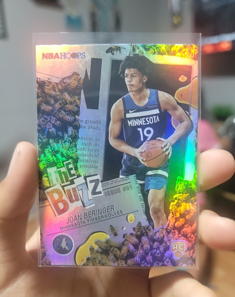 2022 NBA Hoops #01 Joan Beringer The Buzz — front