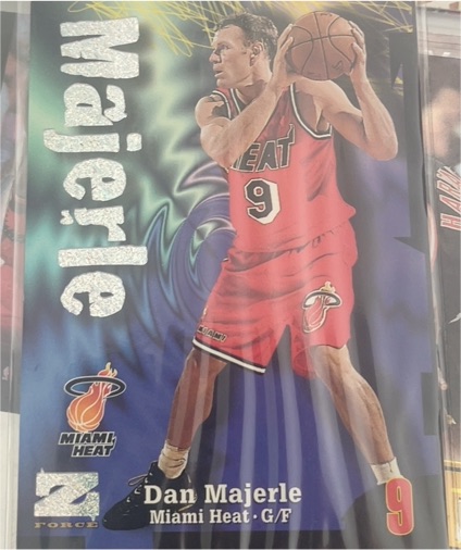 1996 Fleer Force #9 Dan Majerle — front