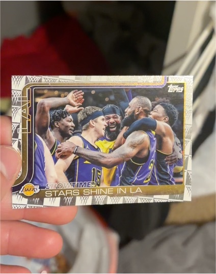 2023 Topps Showtime Stars Shine in LA Los Angeles Lakers — front