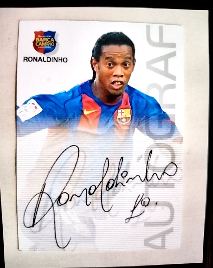 Barca Campio Ronaldinho Autograph Card — front