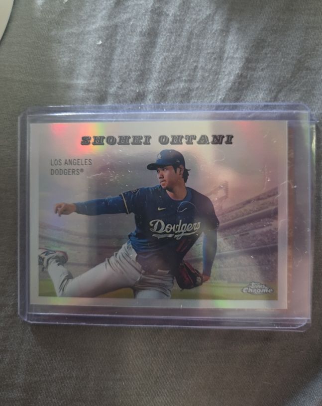 2023 Topps Chrome Shohei Ohtani — front
