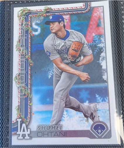 2023 Topps Shohei Ohtani Dodgers Holiday Card — front