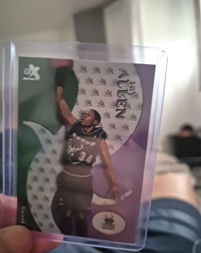 1996 SkyBox Allen Iverson #34 — front