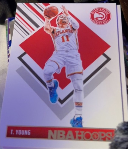 2020 Panini NBA Hoops #11 Trae Young — front
