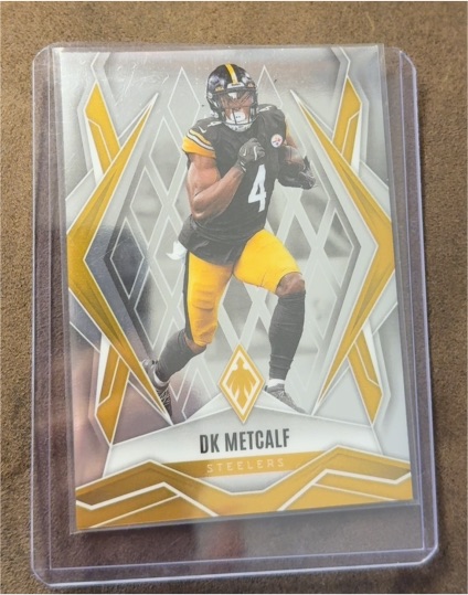 2023 Panini Phoenix #4 DK Metcalf — front