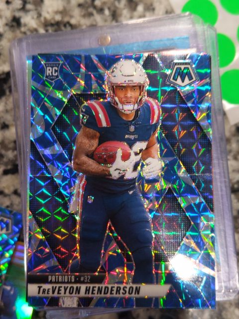 2023 Panini Mosaic #32 TreVeyon Henderson — front