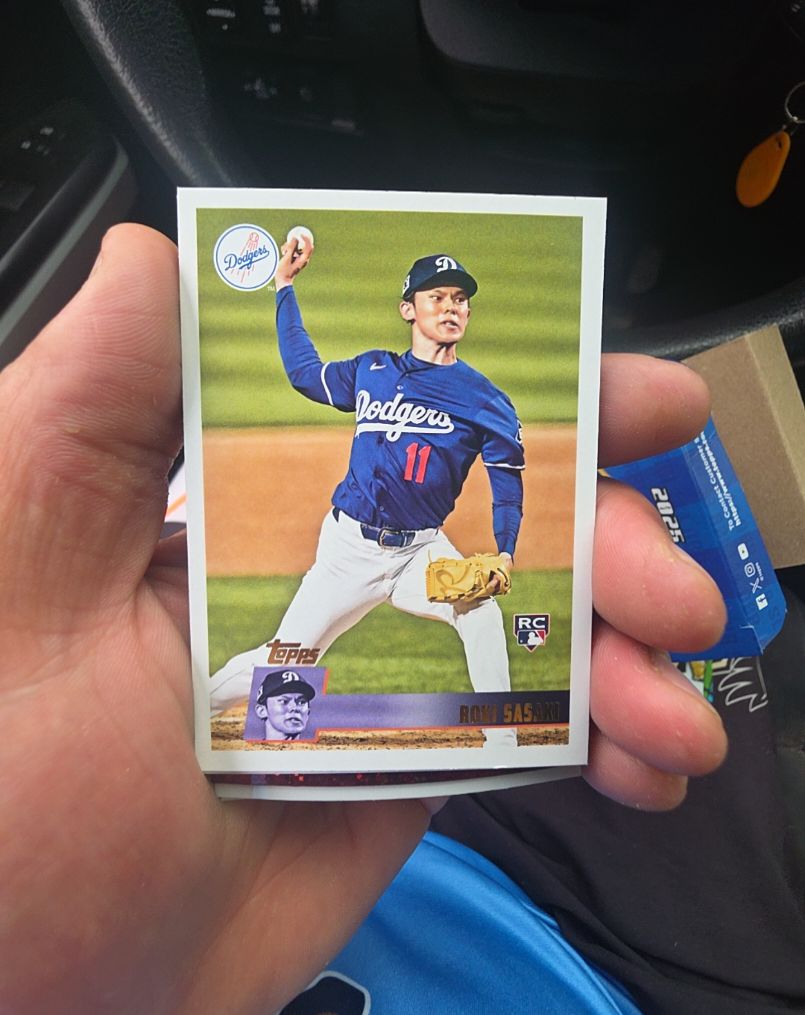2023 Topps #RC Roki Sasaki — front