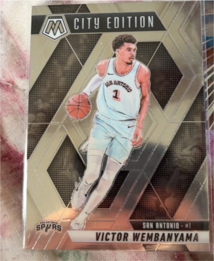 2023 Panini Mosaic City Edition Victor Wembanyama — front
