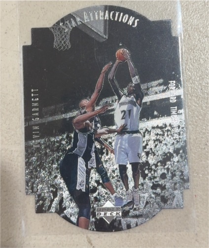 1997 Upper Deck Star Attractions #SA3 Kevin Garnett — front
