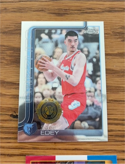 2023 Topps Chrome #25 Zach Edey — front