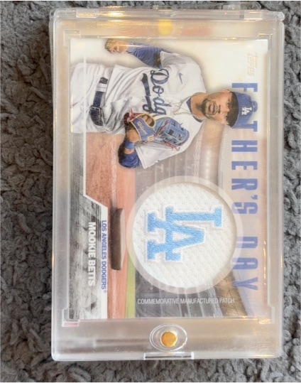 2022 Topps Father's Day #FDR-MB Mookie Betts — front