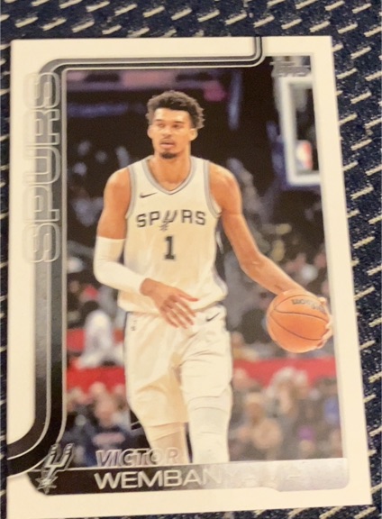 2023 Topps #1 Victor Wembanyama — front