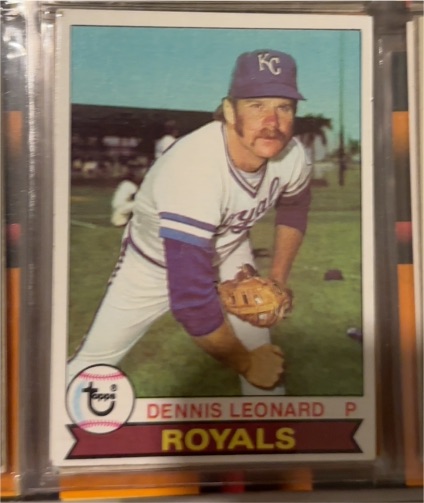 1975 Topps #400 Dennis Leonard — front