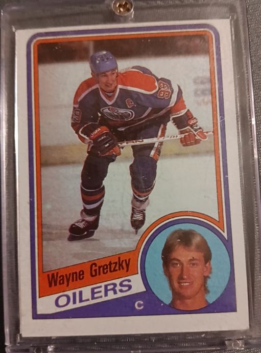 1981 O-Pee-Chee #18 Wayne Gretzky — front