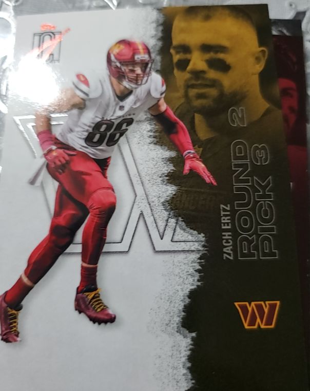 2022 Panini Zach Ertz Round 2 Pick 33 — front