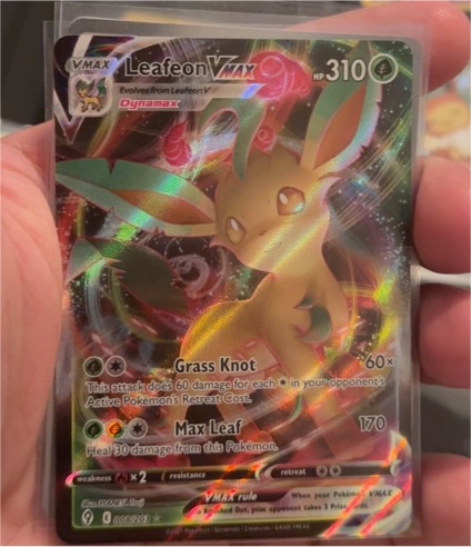 2021 Pokémon #085 Leafeon VMAX — front