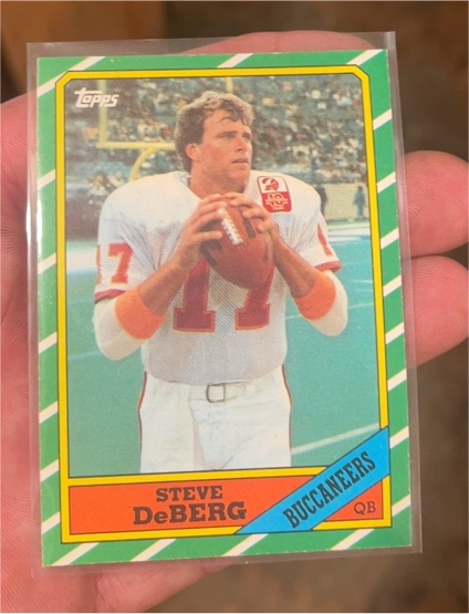 1985 Topps #17 Steve DeBerg — front