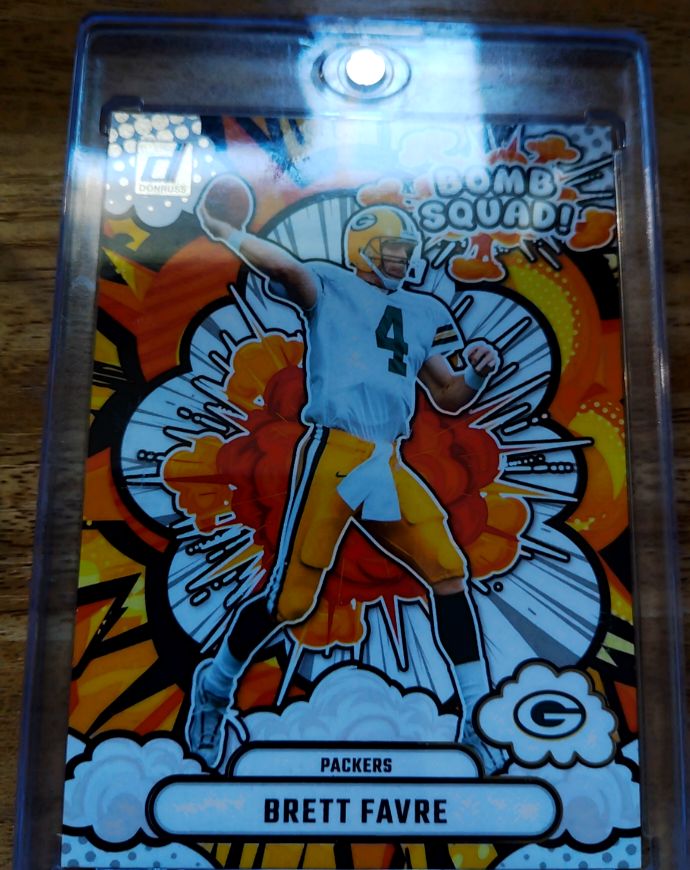 2021 Donruss Bomb Squad #BS-4 Brett Favre — front