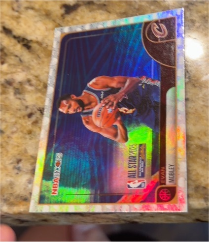 2022 Panini NBA Hoops #132 Devin Mobley — front