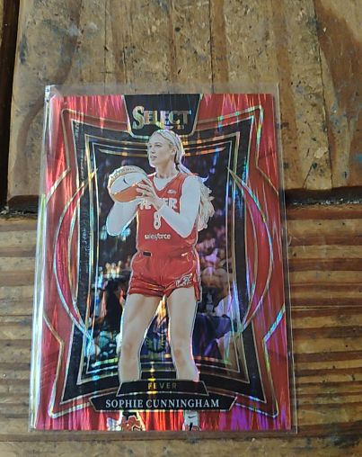 2022 Panini Select WNBA #8 Sophie Cunningham — front