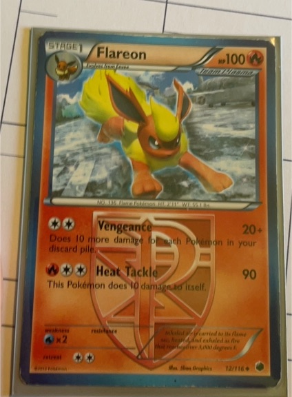 2011 Pokémon #12 Flareon — front