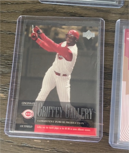 1994 Upper Deck Griffey Gallery #GG1 Ken Griffey Jr. — front