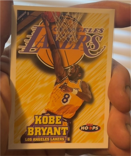 1996 NBA Hoops #8 Kobe Bryant — front