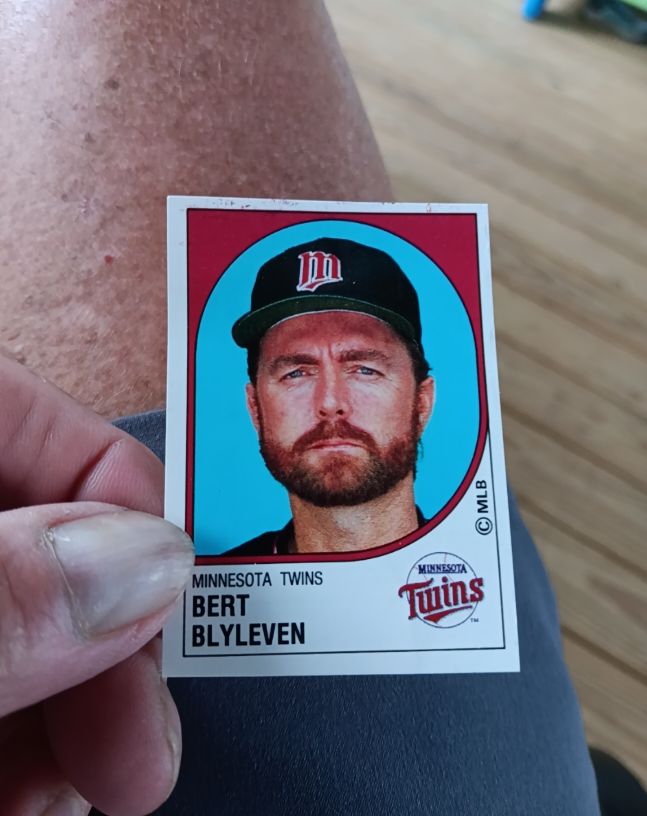 1981 Topps #300 Bert Blyleven — front