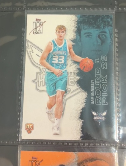 2022 Topps NBA #29 Liam McNeeley — front