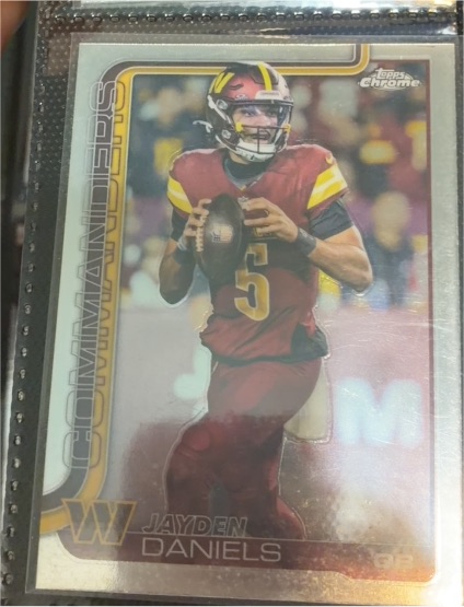 2023 Topps Chrome Commanders Jayden Daniels SP — front