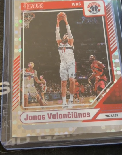 2022 Donruss #235 Jonas Valančiūnas — front