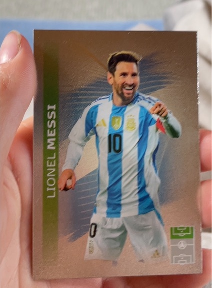 2022 Panini FIFA World Cup Lionel Messi #10 — front