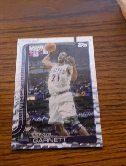 2000 Topps #1 Kevin Garnett — front
